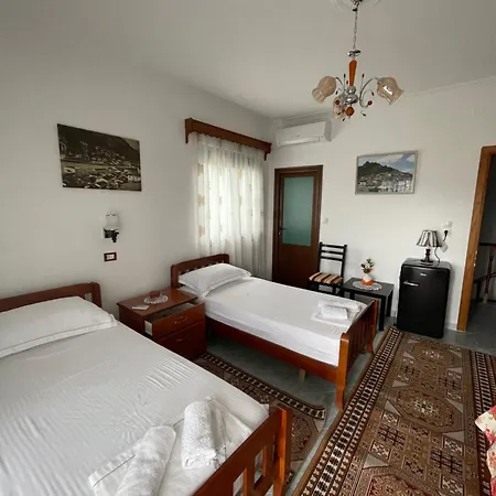 Bed and Breakfast Xhuljon 4*