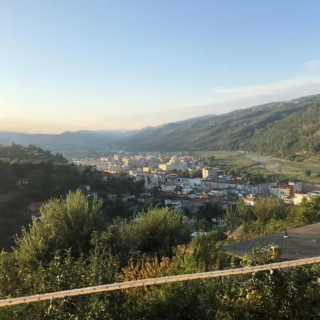 Xhuljon Alojamento de Acomodação e Pequeno-almoço 4*