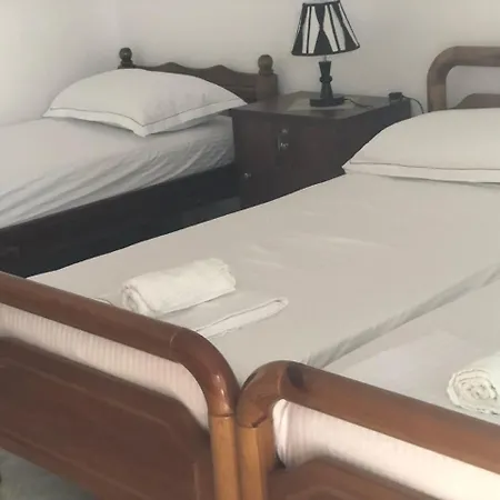 Xhuljon 4* Μπεράτ