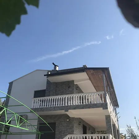 Bed & Breakfast Xhuljon Berat