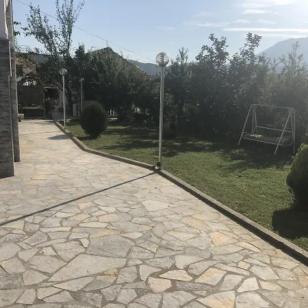 Xhuljon فندق مبيت وإفطار