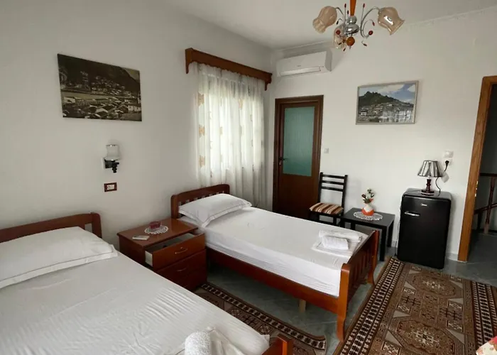 Nocleg ze śniadaniem Xhuljon 4*